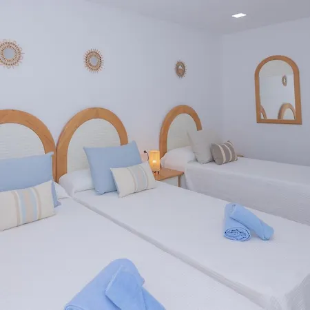 Poris 3 Beachfront By Holidays *