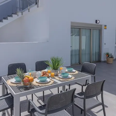 Poris 3 Beachfront By Holidays * 코라레호